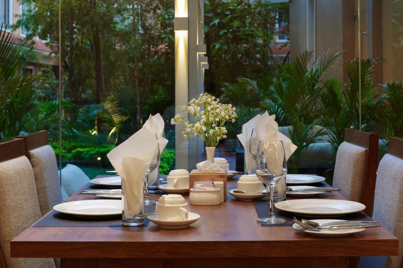 Hotel Thrive, A Tropical Courtyard カトマンズ エクステリア 写真