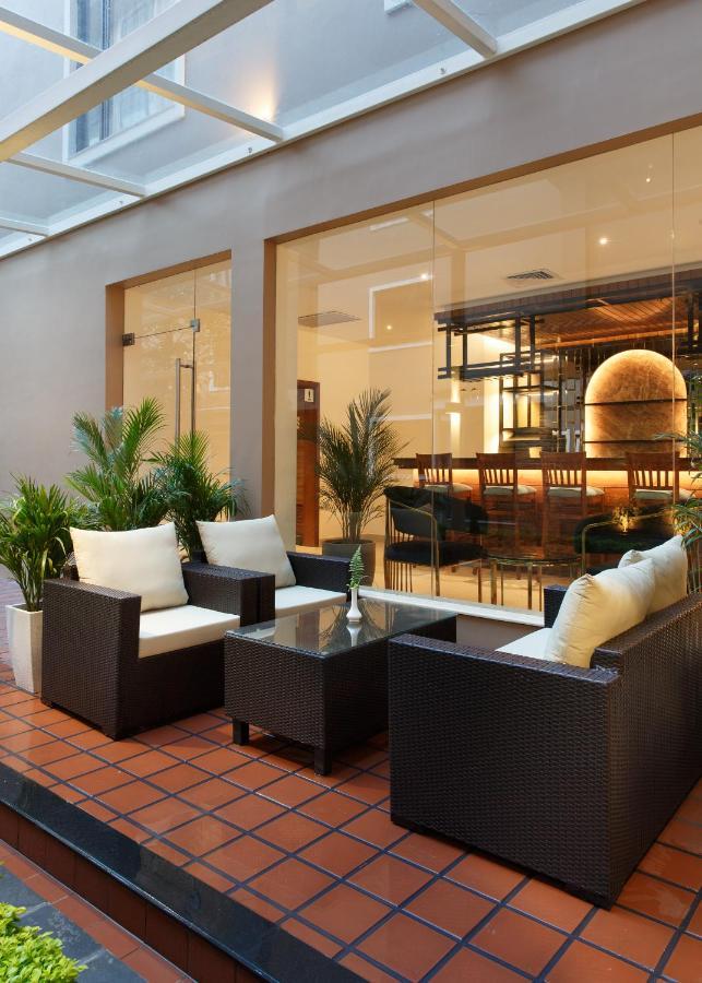 Hotel Thrive, A Tropical Courtyard カトマンズ エクステリア 写真