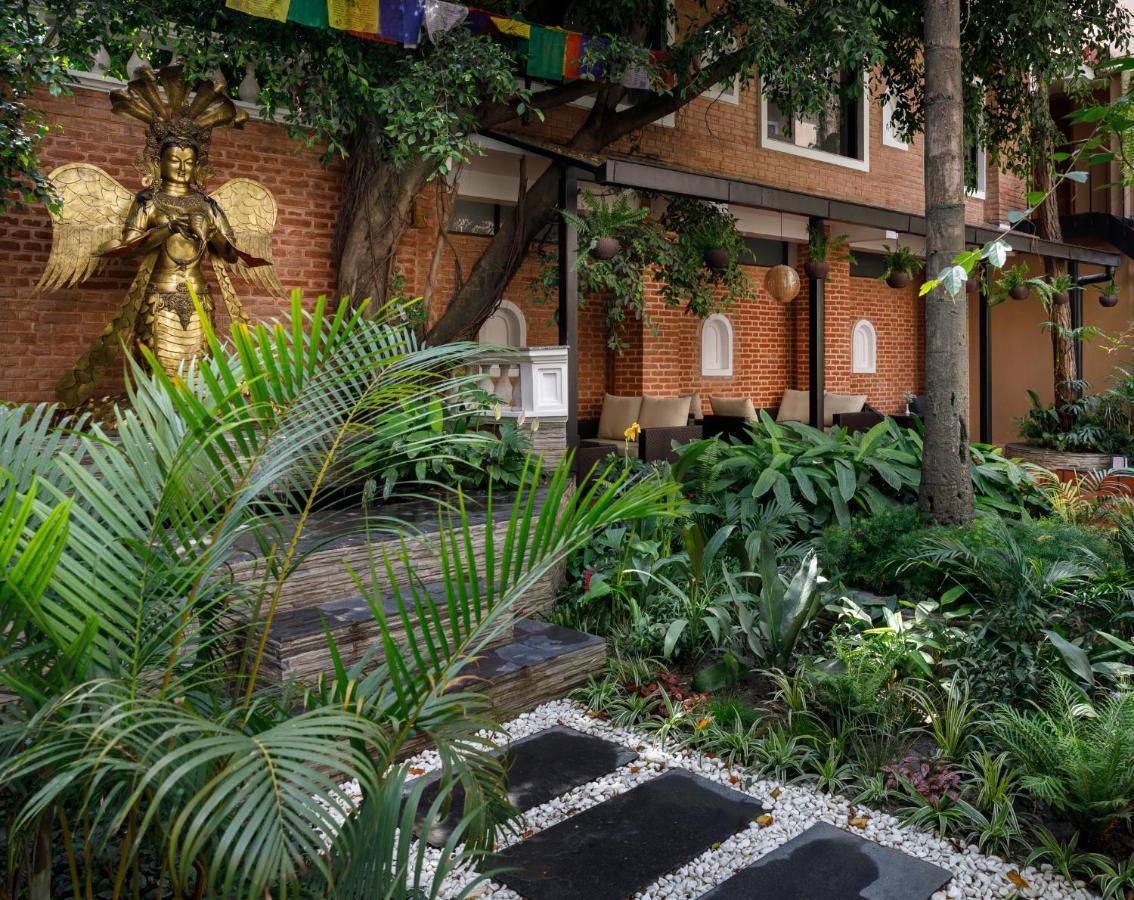 Hotel Thrive, A Tropical Courtyard カトマンズ エクステリア 写真